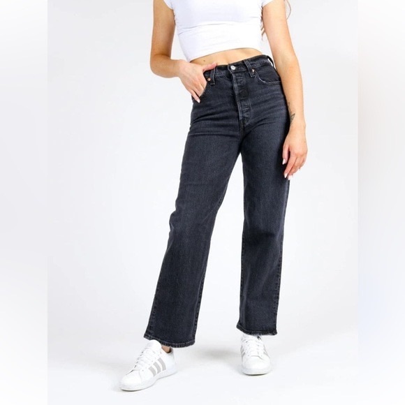 NWT Levis Ribcage Ankle Jeans Black - Picture 3 of 9